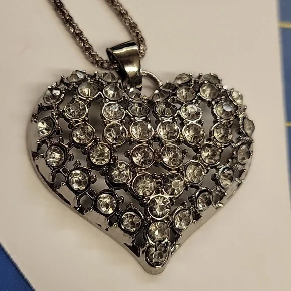 Pewter Necklace Rhinestone 1.5" Heart 30" Chain - Picture 2 of 3